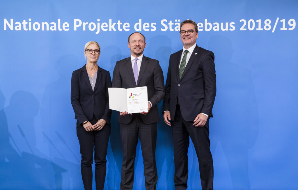 Sabine de Buhr, Marco Wanderwitz und Arne Dornquast bei den Nationalen Projekten des Städtebaus