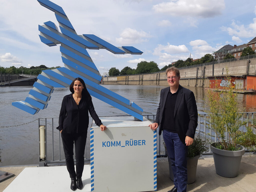 IBA Geschäftsführerin Karen Pein und Oberbaudirektor Franz-Josef Höing auf den IBA DOCK