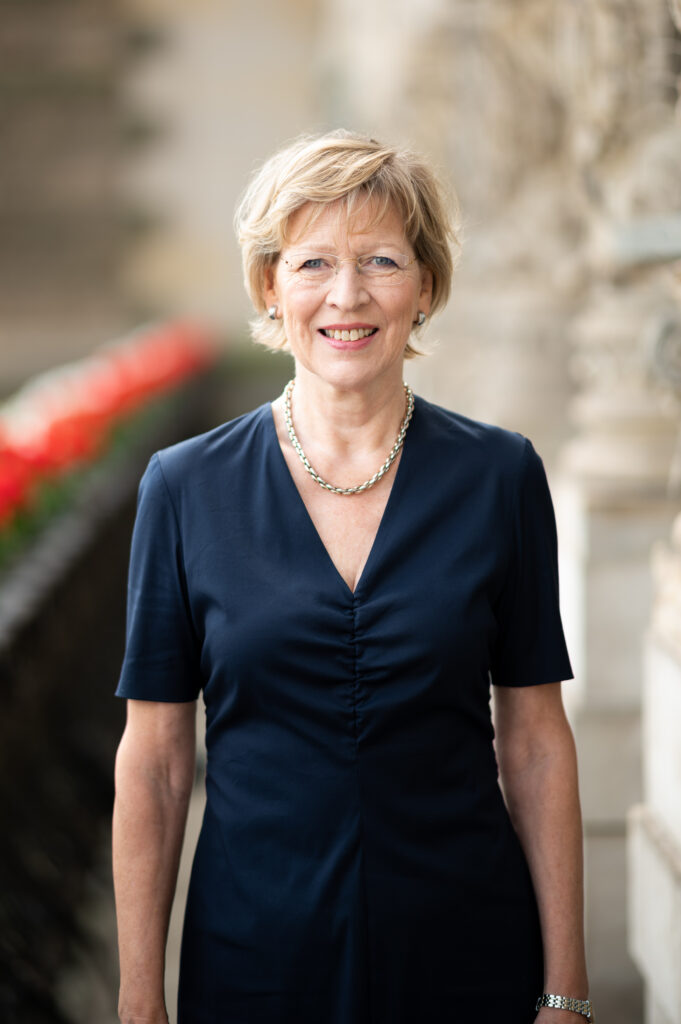 Podcastgast Dr. Dorothee Stapelfeldt, Senatorin für Stadtentwicklung und Wohnen