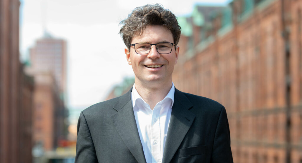 Portrait des Podcastgast Dr. Rolf Bosse mit Zitat