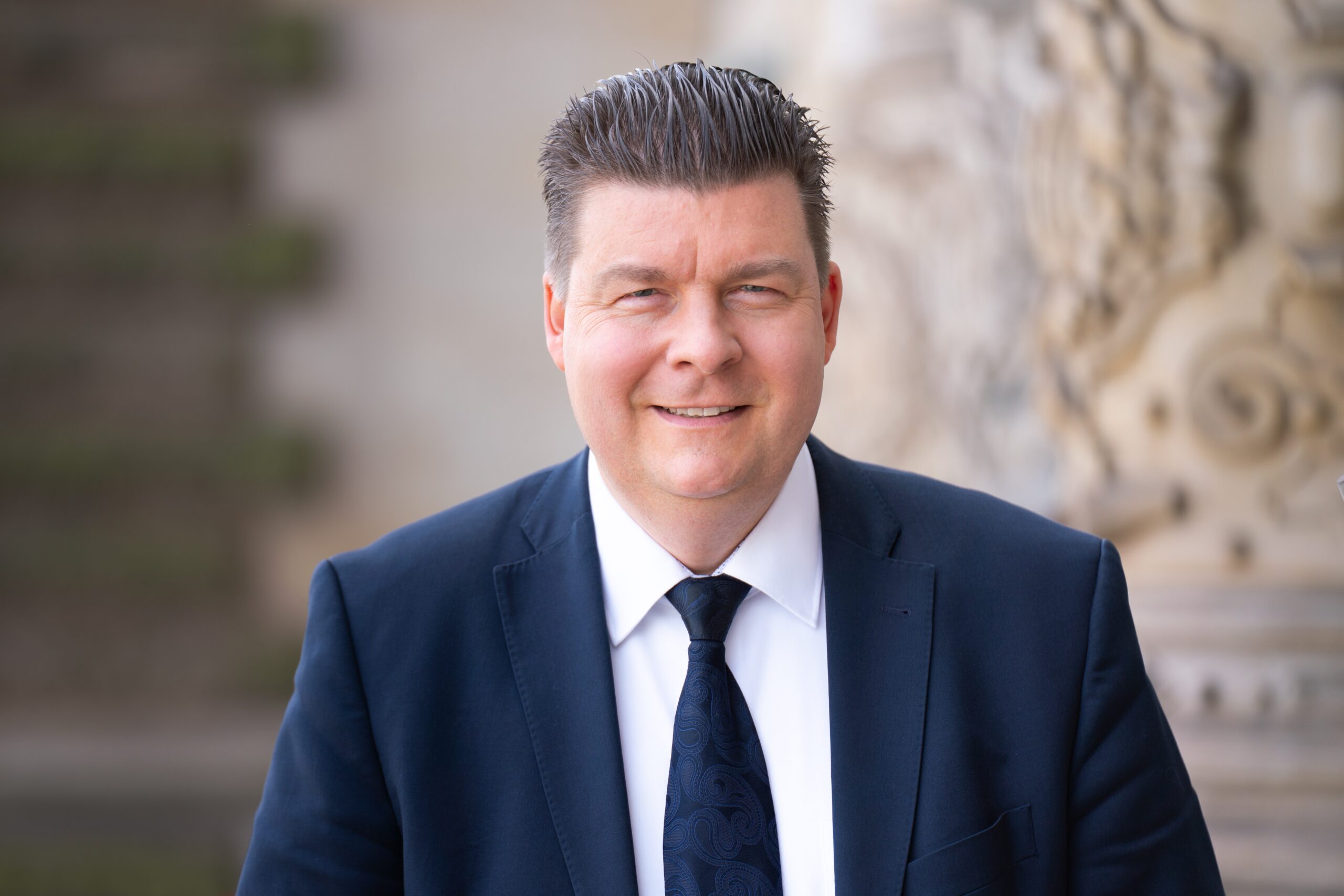 Portrait von Finanzsenator Andreas Dressel